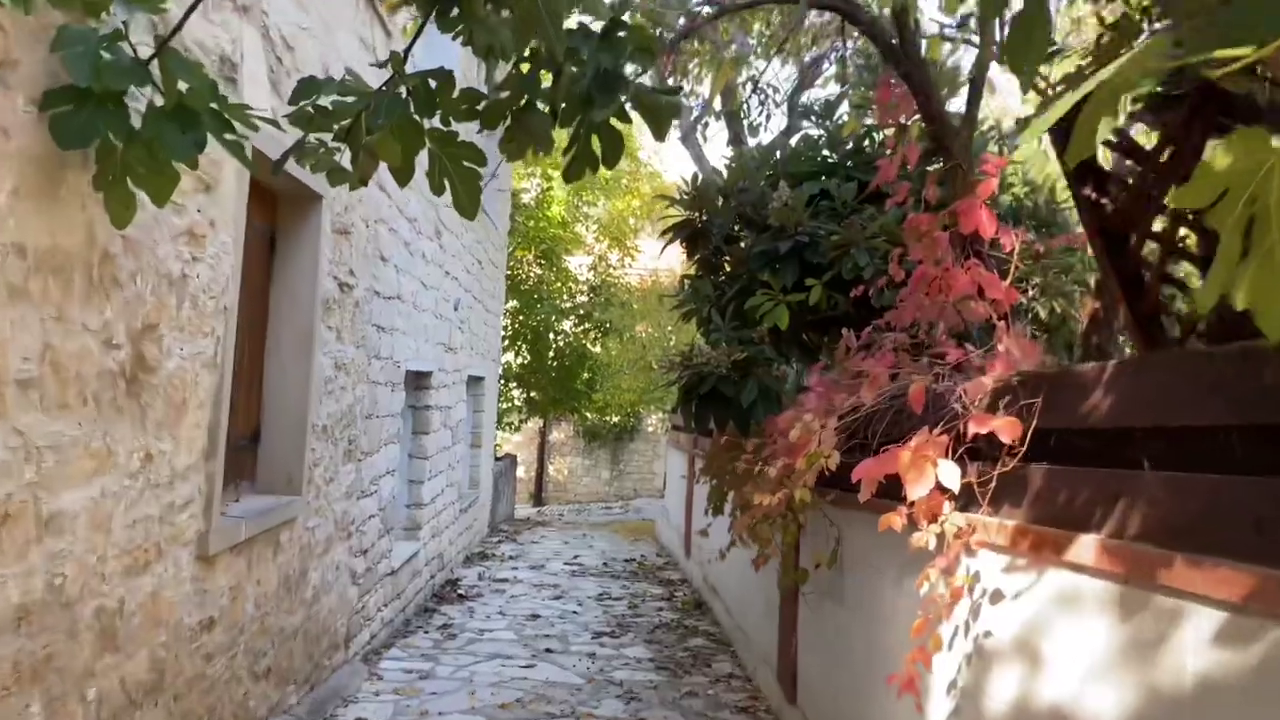 Lofou (Cyprus): Strolling Along the Narrow Cobbled Streets of the Village